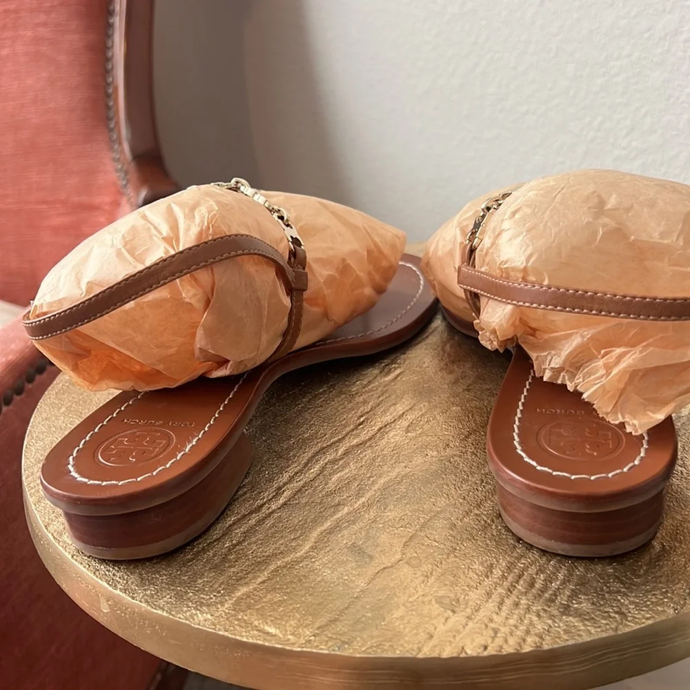 Tory Burch Gemini brown T-strap sandal,  gold metal link hardware, size 8 - Picture 7 of 12